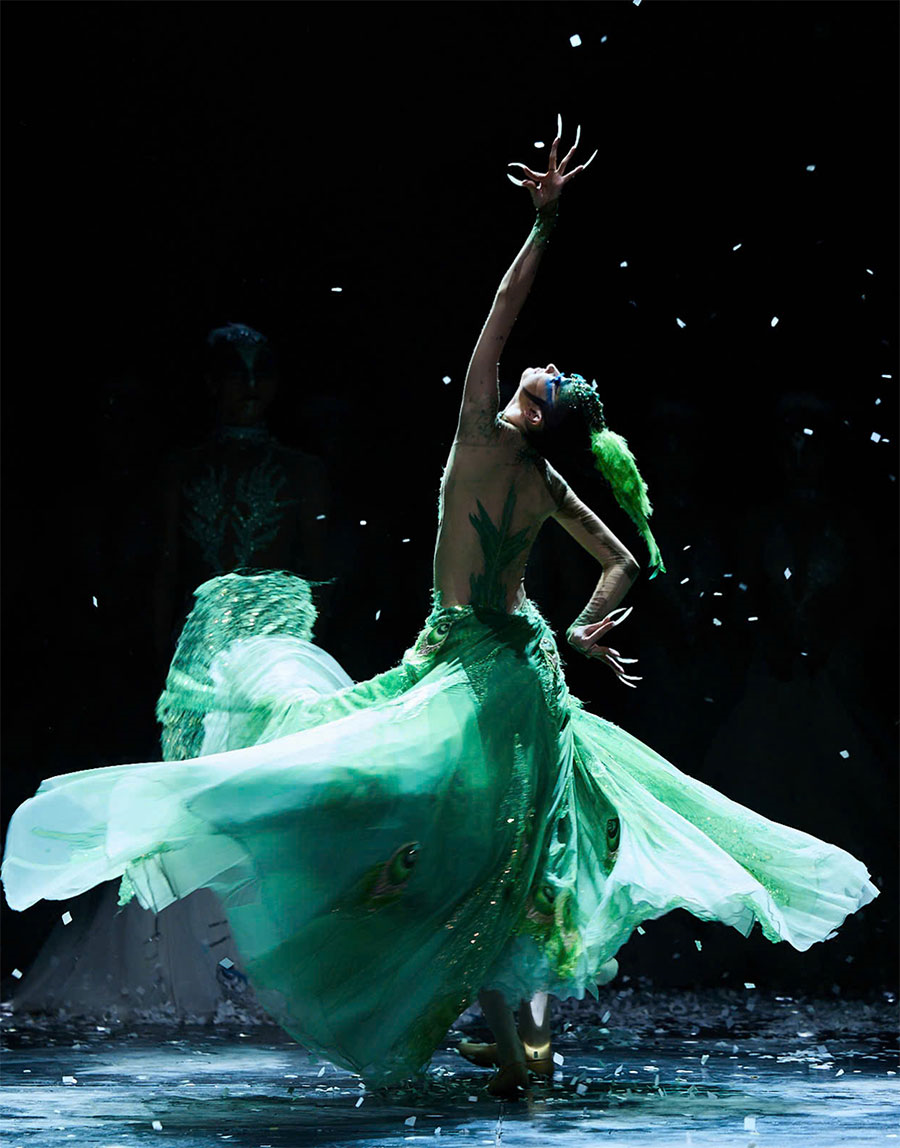 Dương Lệ Bình và vũ điệu của sự vô thường: Khi ‘Khổng tước’ tung cánh trên bầu trời Hà Nội